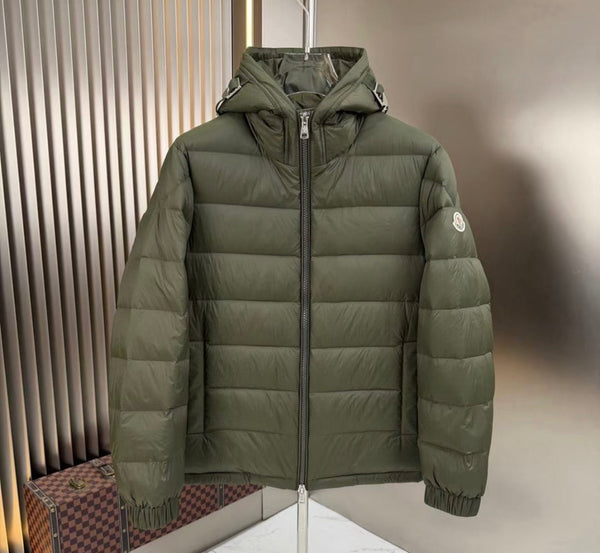 MONCLER — Doudoune à capuche, nylon mat, Vert kaki