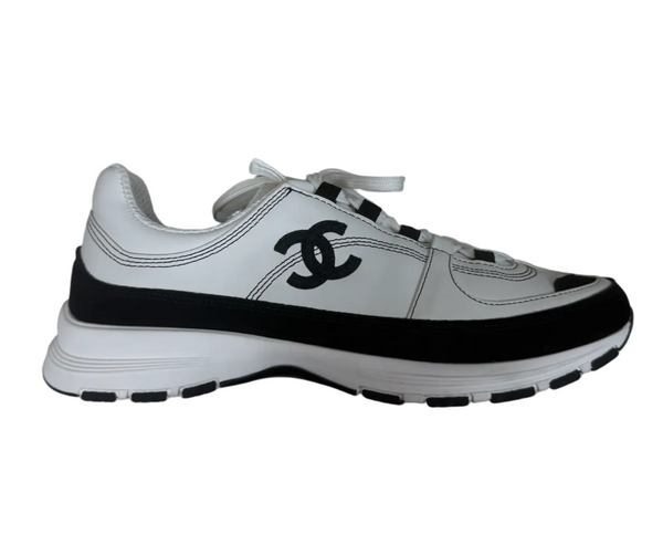 CHANEL — Sneakers CC Cuir Blanc & Bande Noire