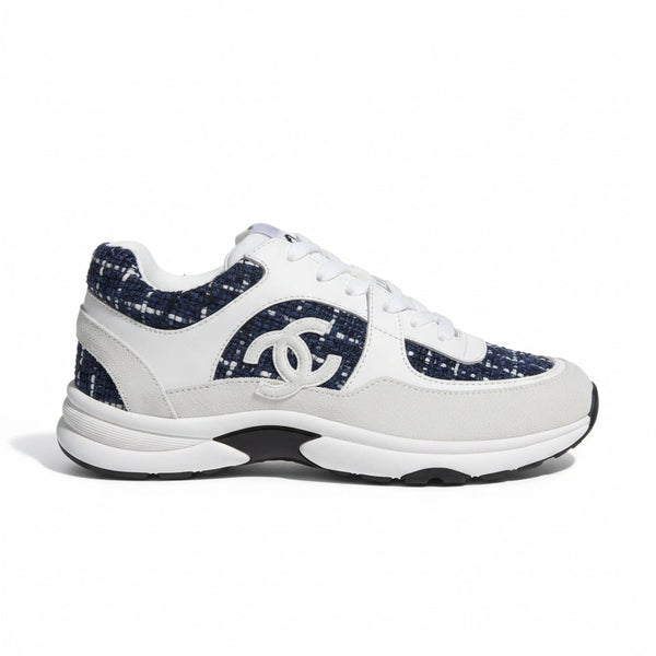 CHANEL — Sneakers CC Tweed Bleu Marine & Blanc