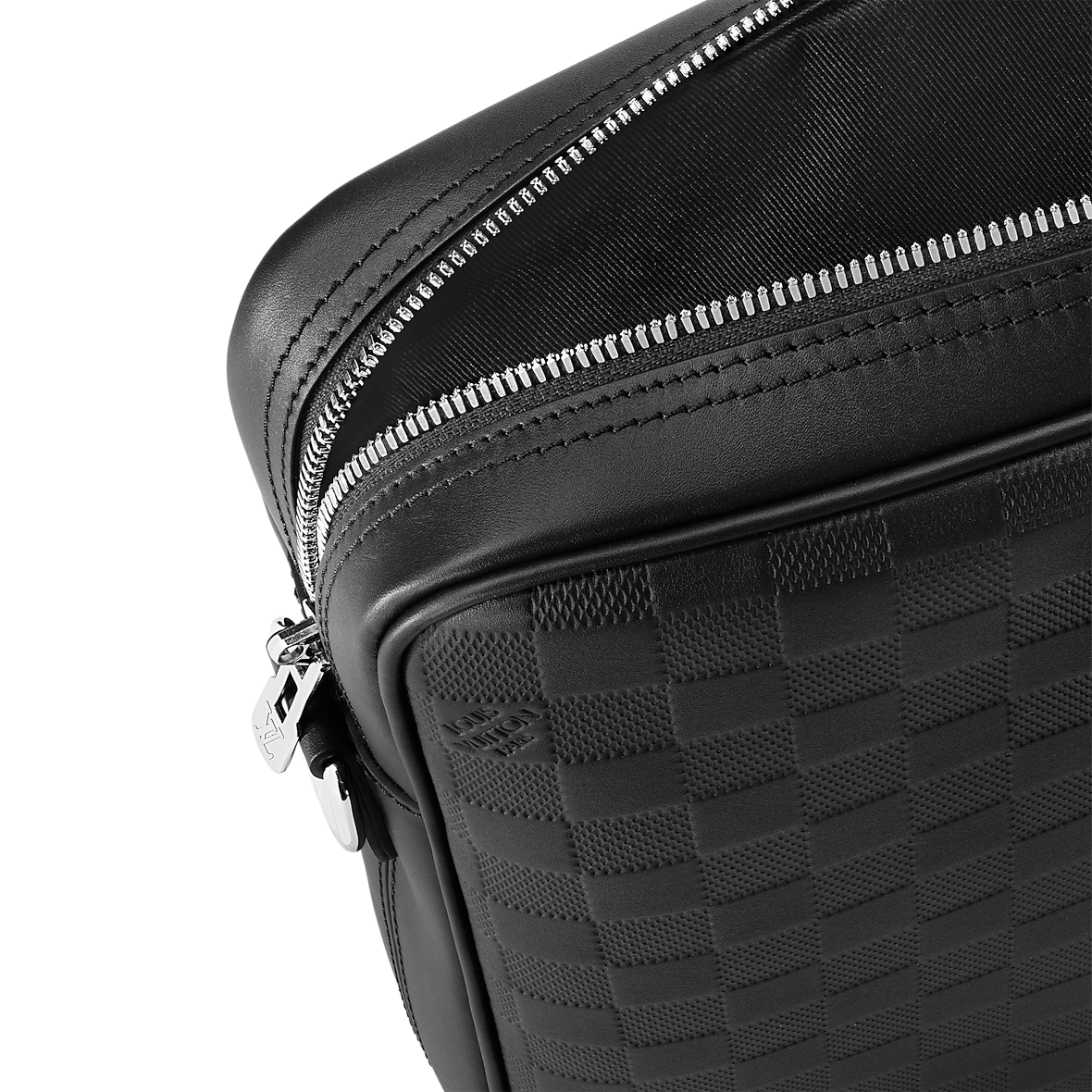 LOUIS VUITTON PORTE-DOCUMENTS VOYAGE NM – DAMIER INFINI