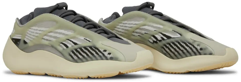 Adidas Yeezy Boost 700 V3 « Alvah » — Gris / Noir
