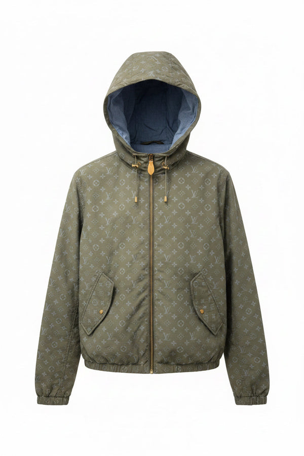 LOUIS VUITTON — Blouson réversible à capuche Monogram, nylon, Vert kaki et bleu clair