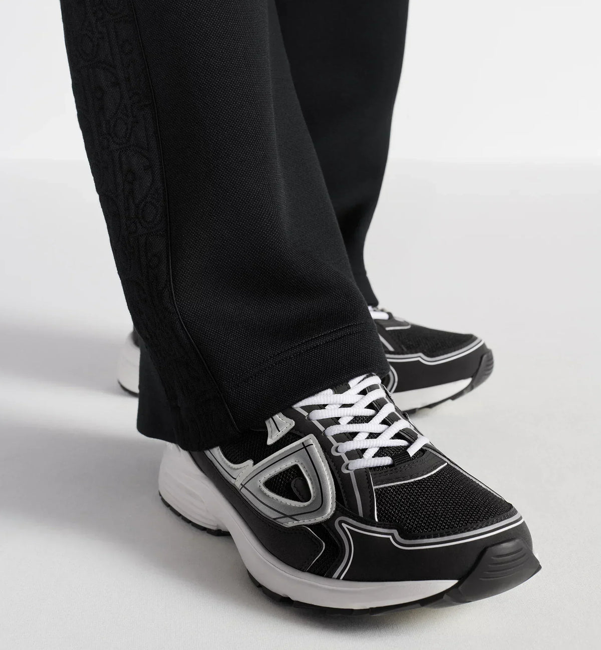 DIOR B30 SNEAKER – DIOR OBLIQUE TECHNICAL MESH NOIR & BLANC