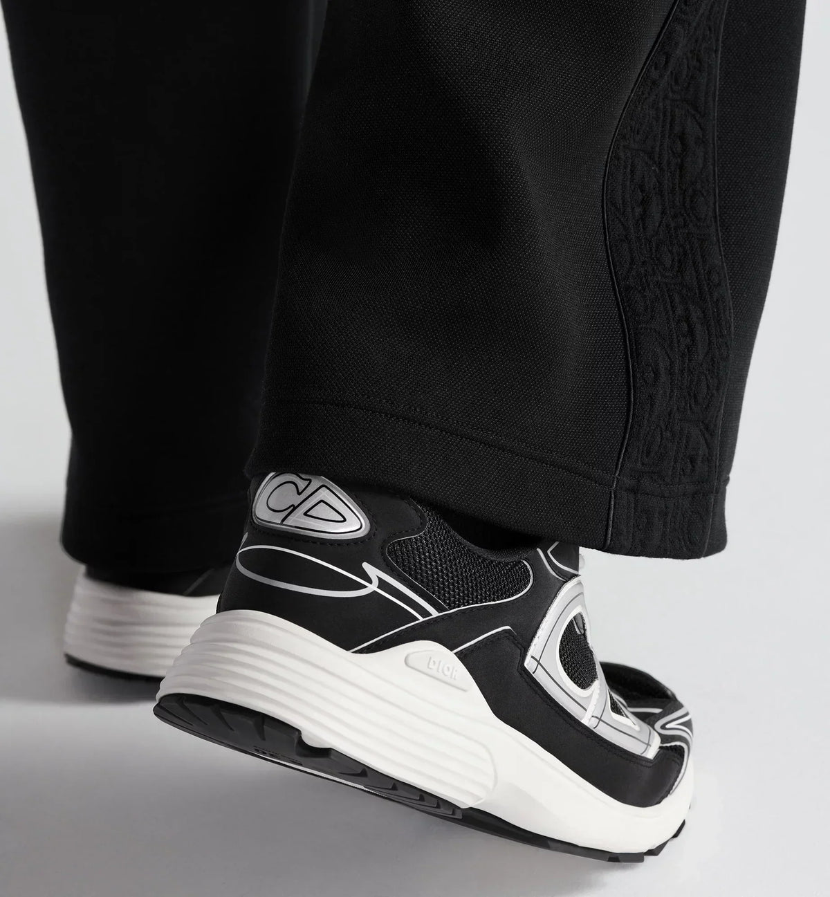 DIOR B30 SNEAKER – DIOR OBLIQUE TECHNICAL MESH NOIR & BLANC