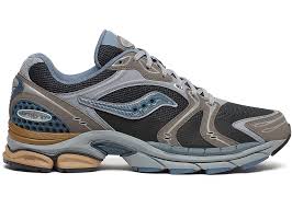 SAUCONY PROGRID OMNI 9 – NAVY / STEEL BLUE / SAND